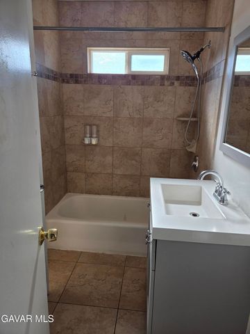 411 W Avenue J7, Lancaster, CA 93534