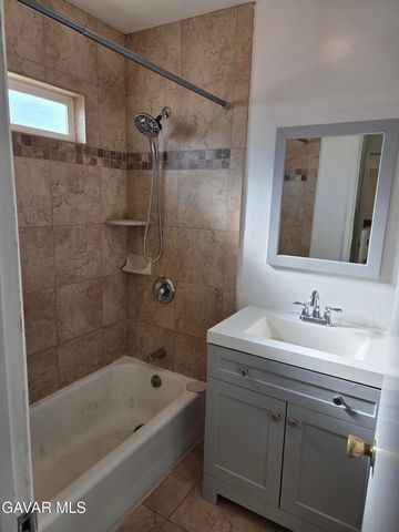 411 W Avenue J7, Lancaster, CA 93534