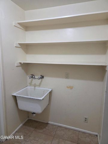 411 W Avenue J7, Lancaster, CA 93534