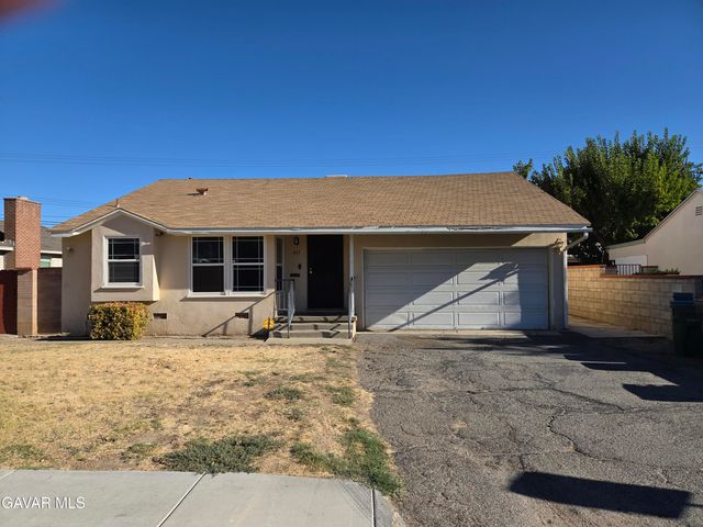411 W Avenue J7, Lancaster, CA 93534