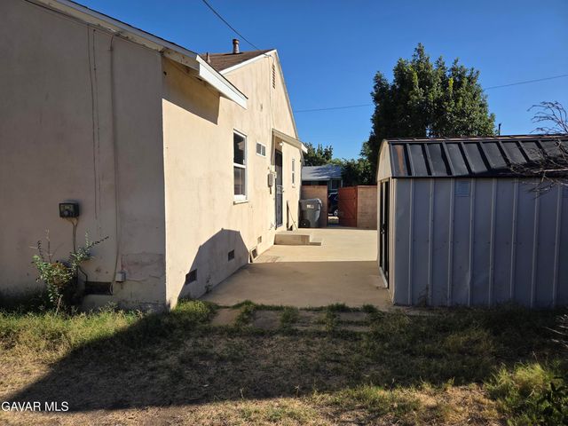 411 W Avenue J7, Lancaster, CA 93534
