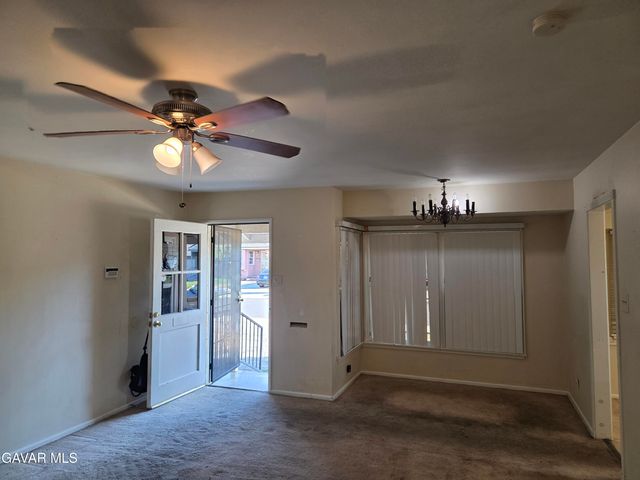 411 W Avenue J7, Lancaster, CA 93534
