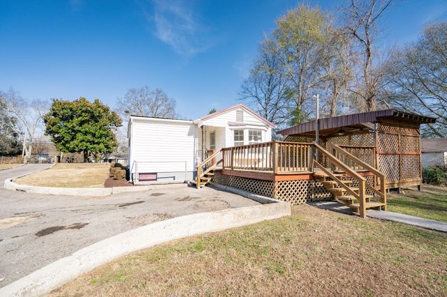 13 Circle Drive, Rossville, GA 30741