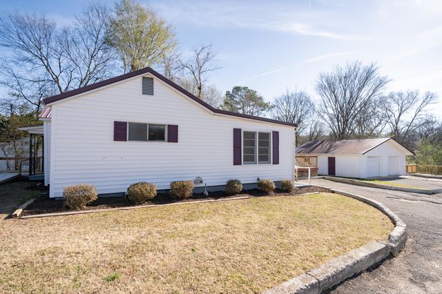 13 Circle Drive, Rossville, GA 30741