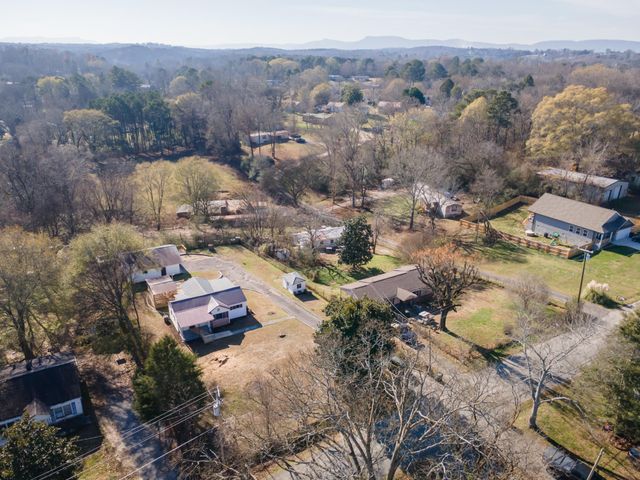 13 Circle Drive, Rossville, GA 30741