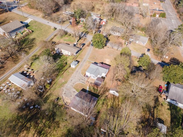 13 Circle Drive, Rossville, GA 30741