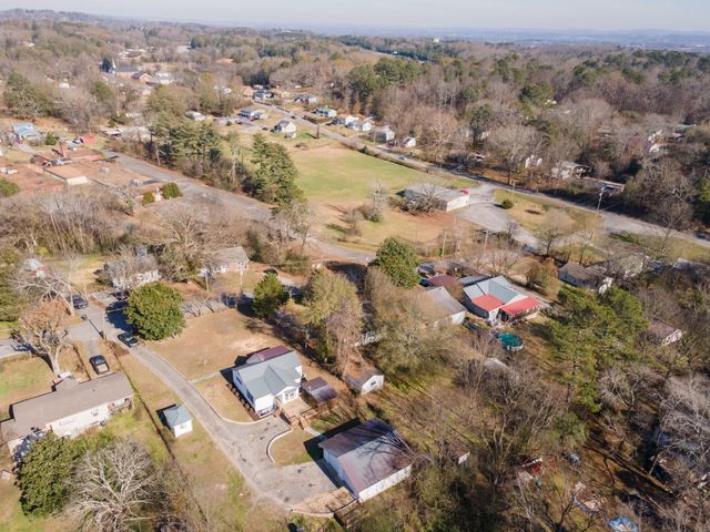 13 Circle Drive, Rossville, GA 30741