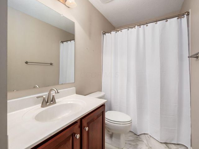 7825 Wiltshire Drive, Dublin, OH 43016