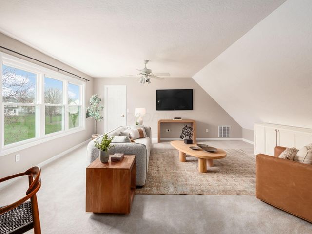 7825 Wiltshire Drive, Dublin, OH 43016