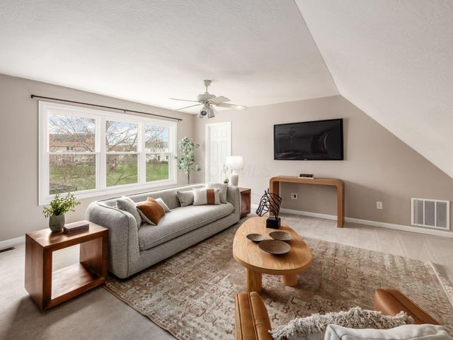 7825 Wiltshire Drive, Dublin, OH 43016