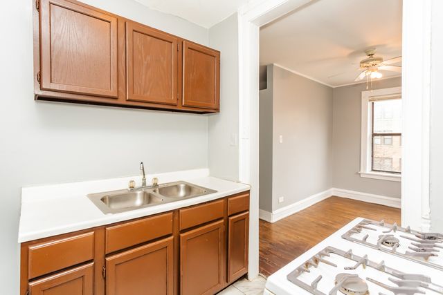 6959 S Paxton Avenue 1D, Chicago, IL 60649