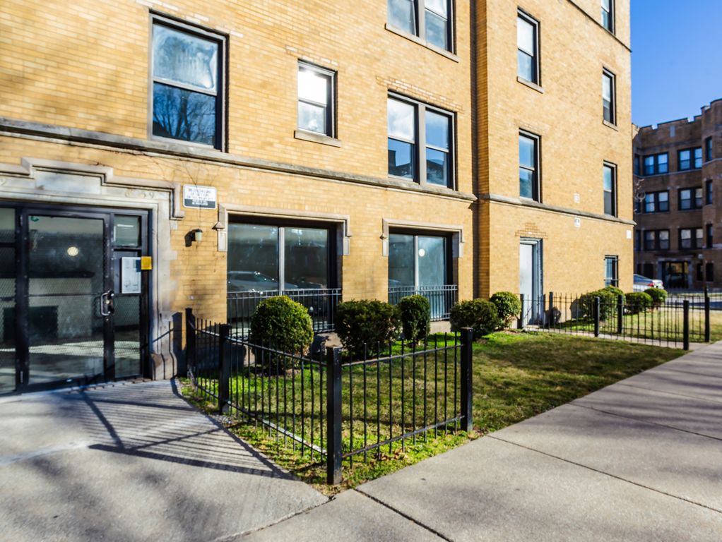 6959 S Paxton Avenue 1D, Chicago, IL 60649