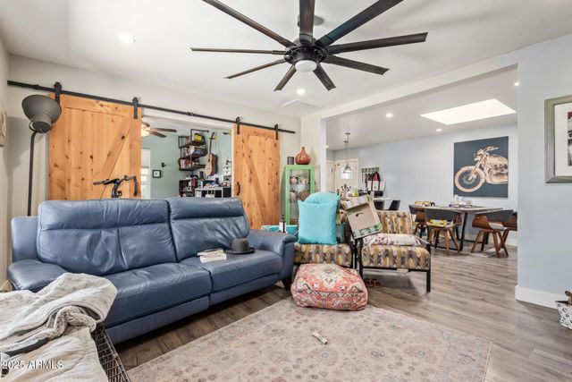 3327 N 18TH Avenue, Phoenix, AZ 85015