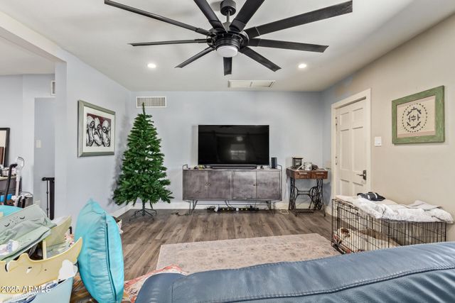 3327 N 18TH Avenue, Phoenix, AZ 85015