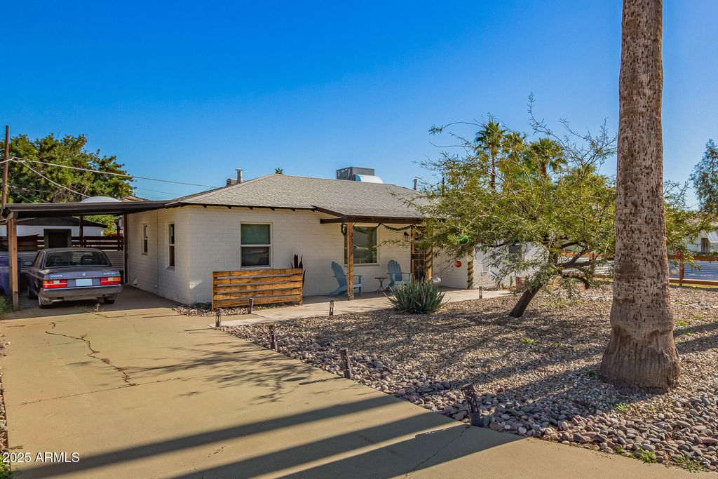 3327 N 18TH Avenue, Phoenix, AZ 85015