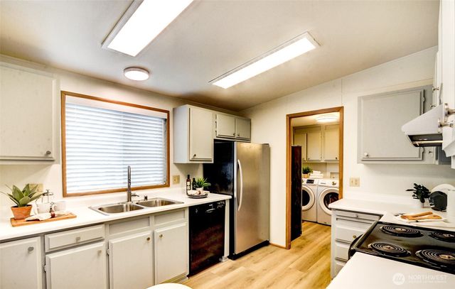 3112 201st Place SW, Lynnwood, WA 98036