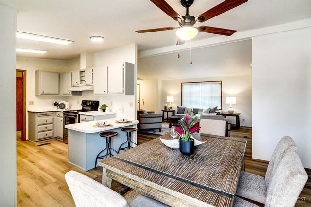 3112 201st Place SW, Lynnwood, WA 98036