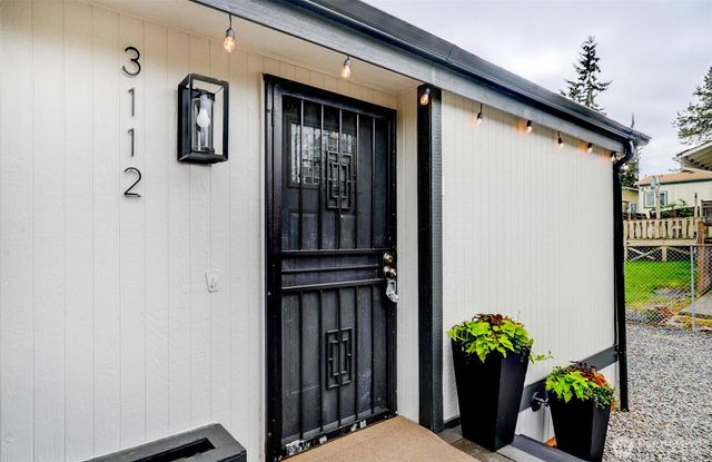 3112 201st Place SW, Lynnwood, WA 98036