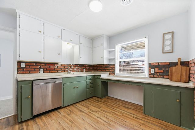 1714 S Clifton Ave, Wichita, KS 67218