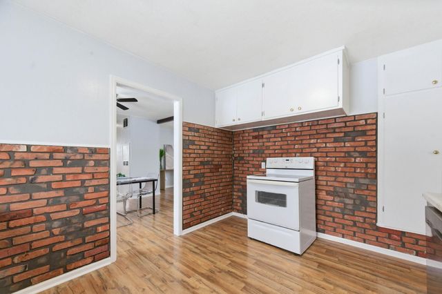 1714 S Clifton Ave, Wichita, KS 67218