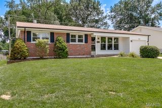 412 Elmwood Drive, St Charles, MO 63301