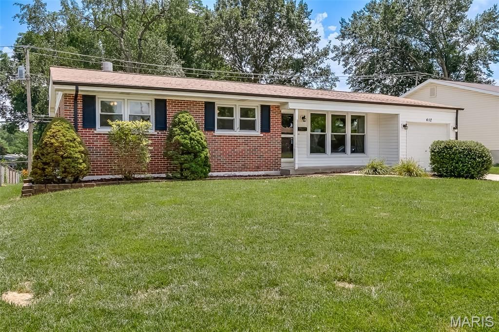 412 Elmwood Drive, St Charles, MO 63301