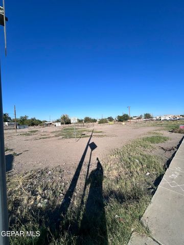 8821 Alameda Avenue, El Paso, TX 79905
