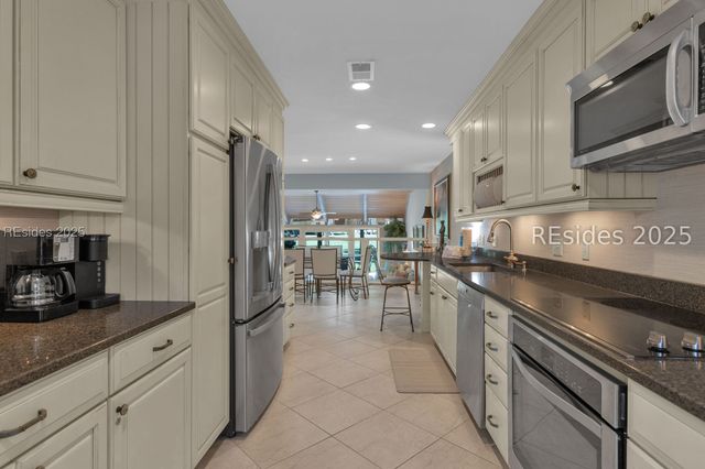 70 Plantation Dr Apt 174, Hilton Head Island, SC 29928