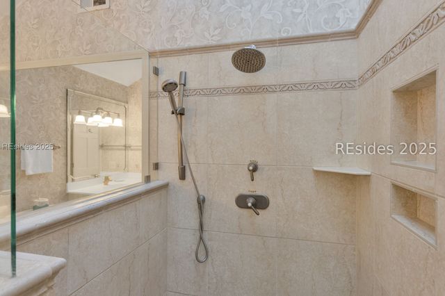 70 Plantation Dr Apt 174, Hilton Head Island, SC 29928