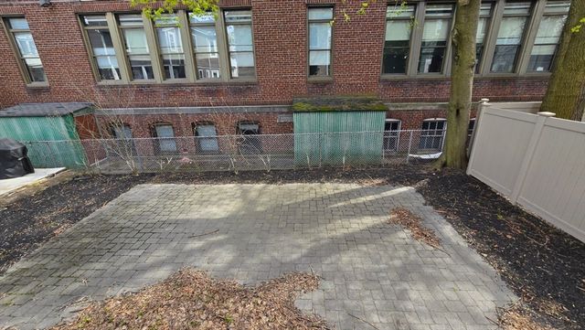 60 Bristol Rd 1, Medford, MA 02155