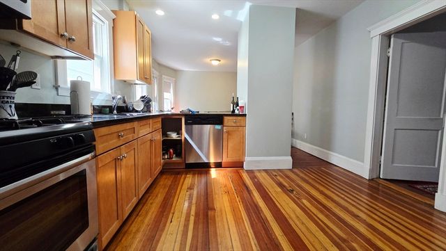 60 Bristol Rd 1, Medford, MA 02155