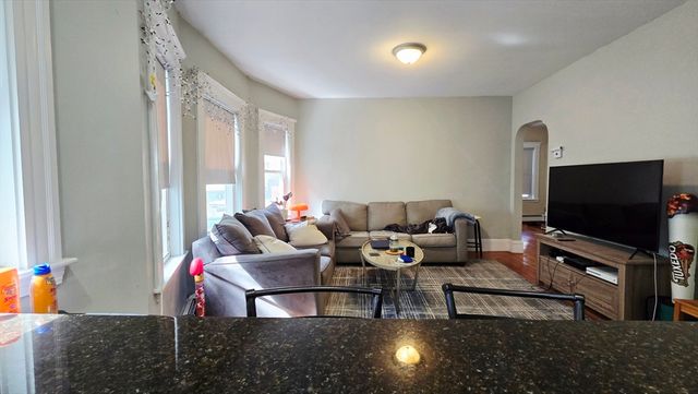 60 Bristol Rd 1, Medford, MA 02155