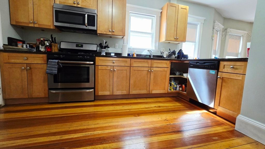 60 Bristol Rd 1, Medford, MA 02155
