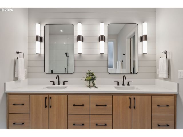 3651 Nw LANA Pl, Portland, OR 97229