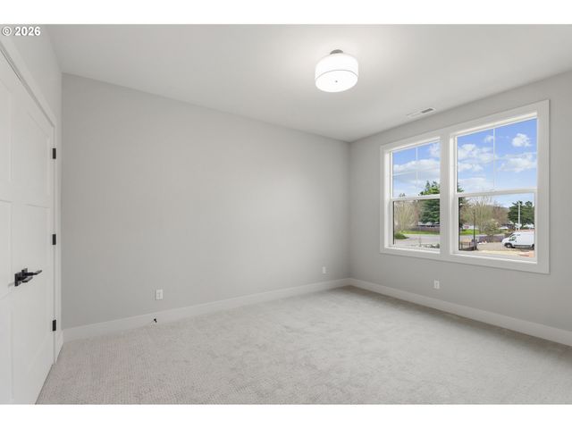 3651 Nw LANA Pl, Portland, OR 97229