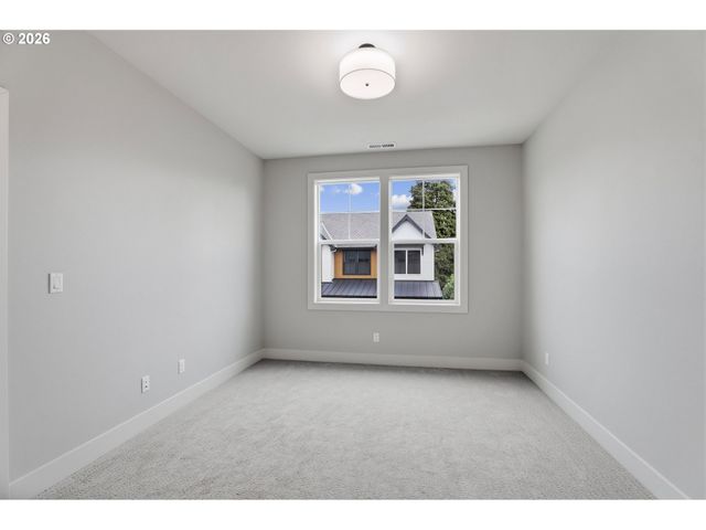 3651 Nw LANA Pl, Portland, OR 97229