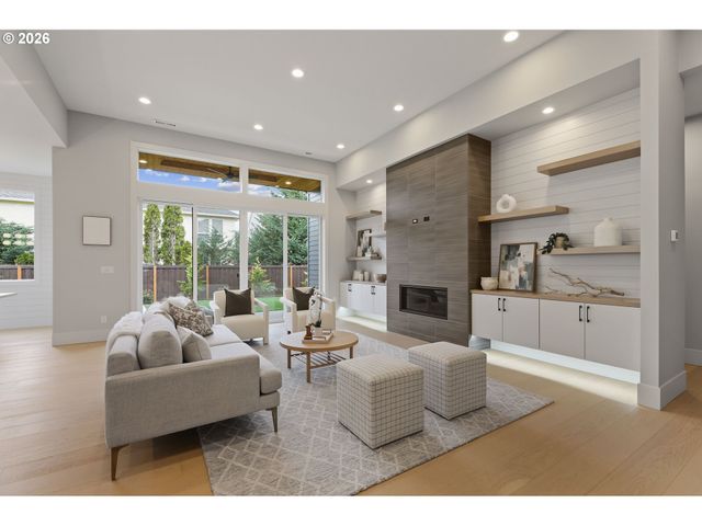 3651 Nw LANA Pl, Portland, OR 97229