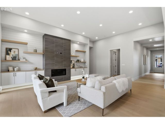 3651 Nw LANA Pl, Portland, OR 97229