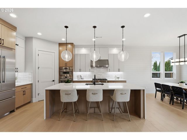 3651 Nw LANA Pl, Portland, OR 97229