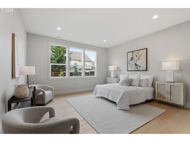 3651 Nw LANA Pl, Portland, OR 97229