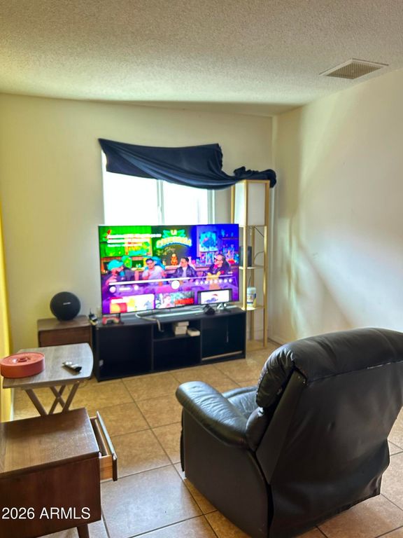 Image 23 of property listing at 6539 W COOLIDGE Street, Phoenix, AZ 85033