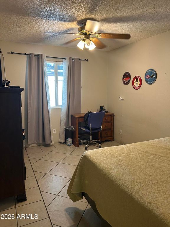 Image 9 of property listing at 6539 W COOLIDGE Street, Phoenix, AZ 85033