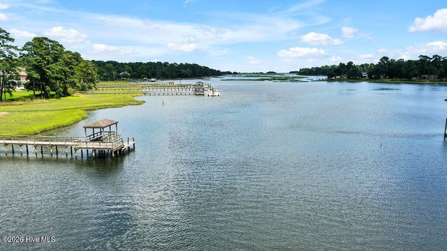 2502 Royal Palm Lane, Wilmington, NC 28409