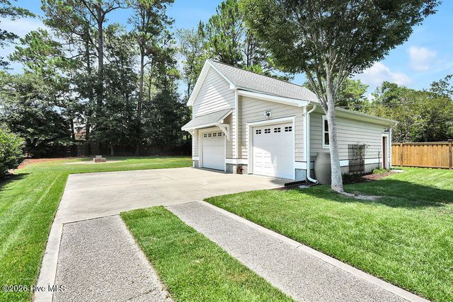 2502 Royal Palm Lane, Wilmington, NC 28409