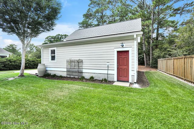2502 Royal Palm Lane, Wilmington, NC 28409