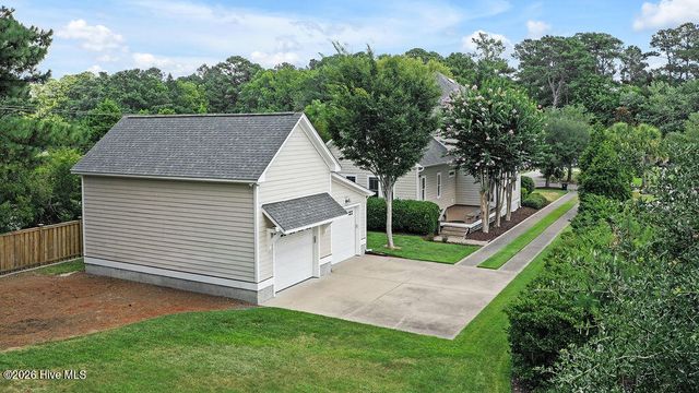 2502 Royal Palm Lane, Wilmington, NC 28409