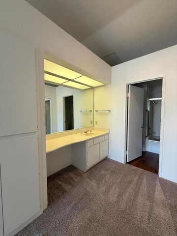 505 S Farrell Drive R112, Palm Springs, CA 92264