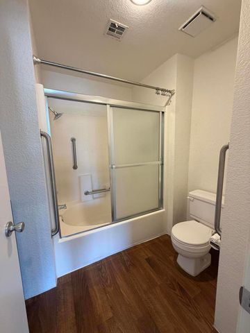 505 S Farrell Drive R112, Palm Springs, CA 92264