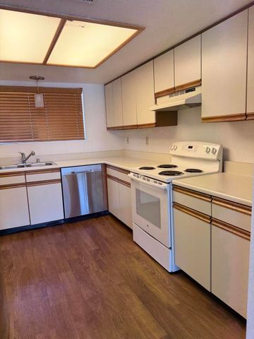 505 S Farrell Drive R112, Palm Springs, CA 92264