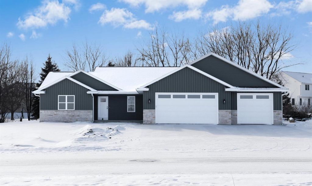 W7043 OTIS DRIVE, Greenville, WI 54942